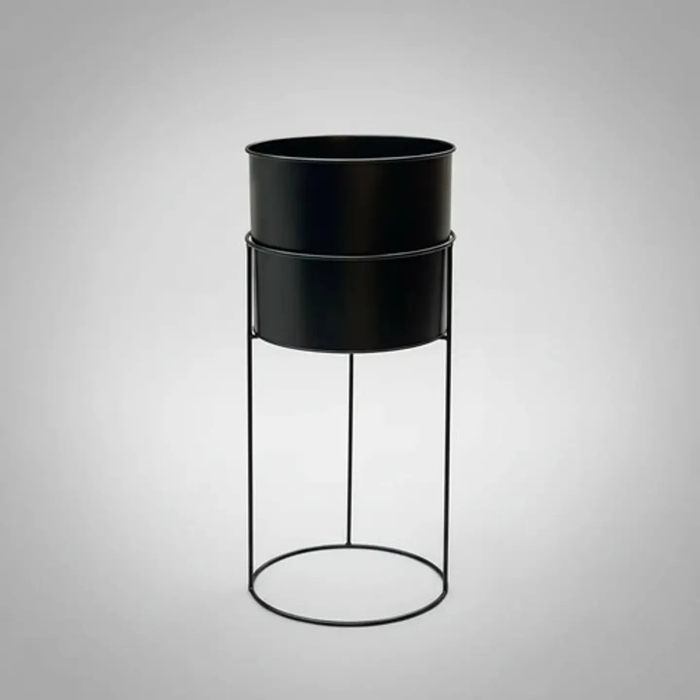 Macetero Decorativo Con Base Metálica Elevada 8