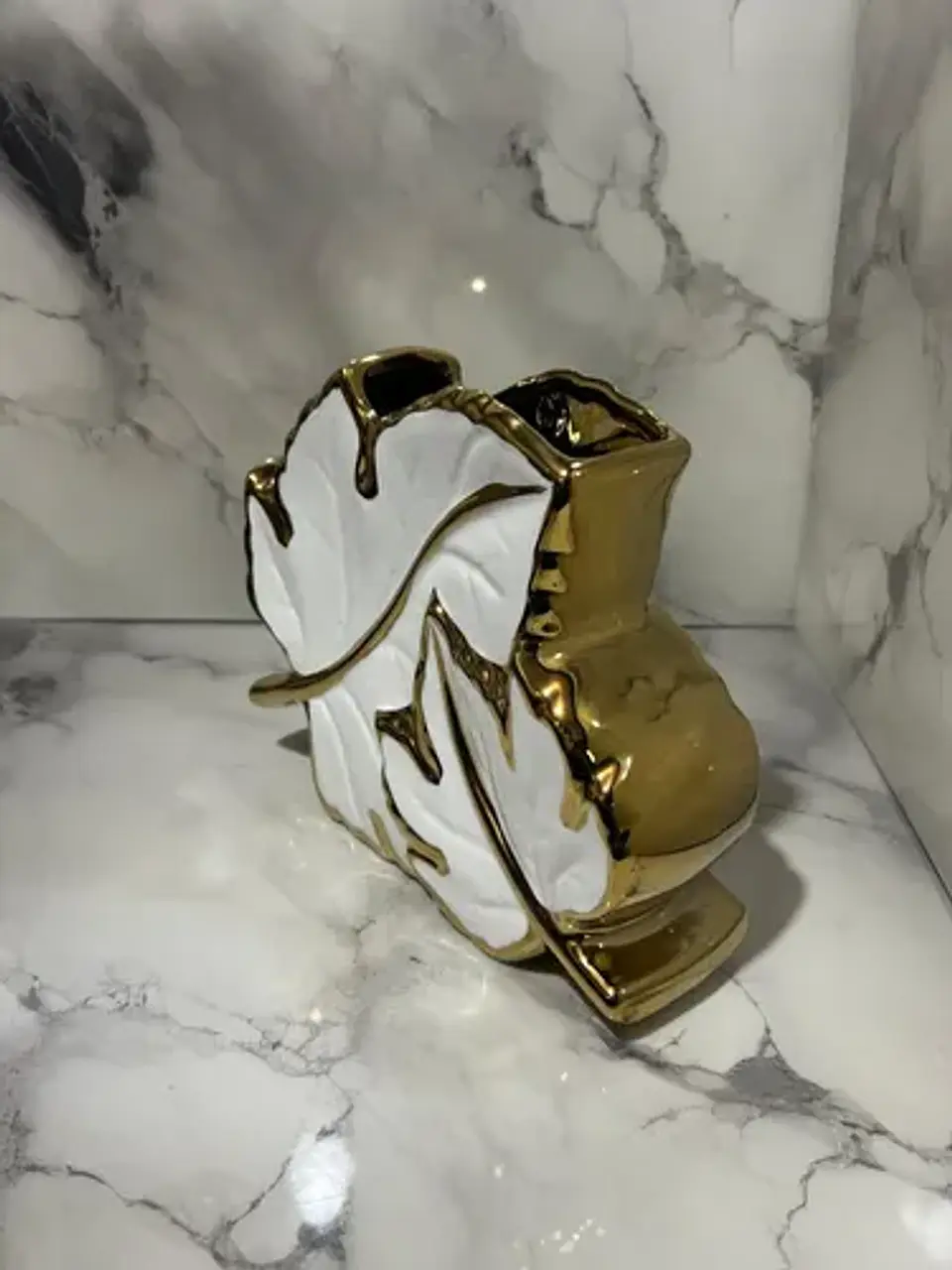 Jarrón Decorativo De Hojas Blanco Y Dorado Para Flores 3