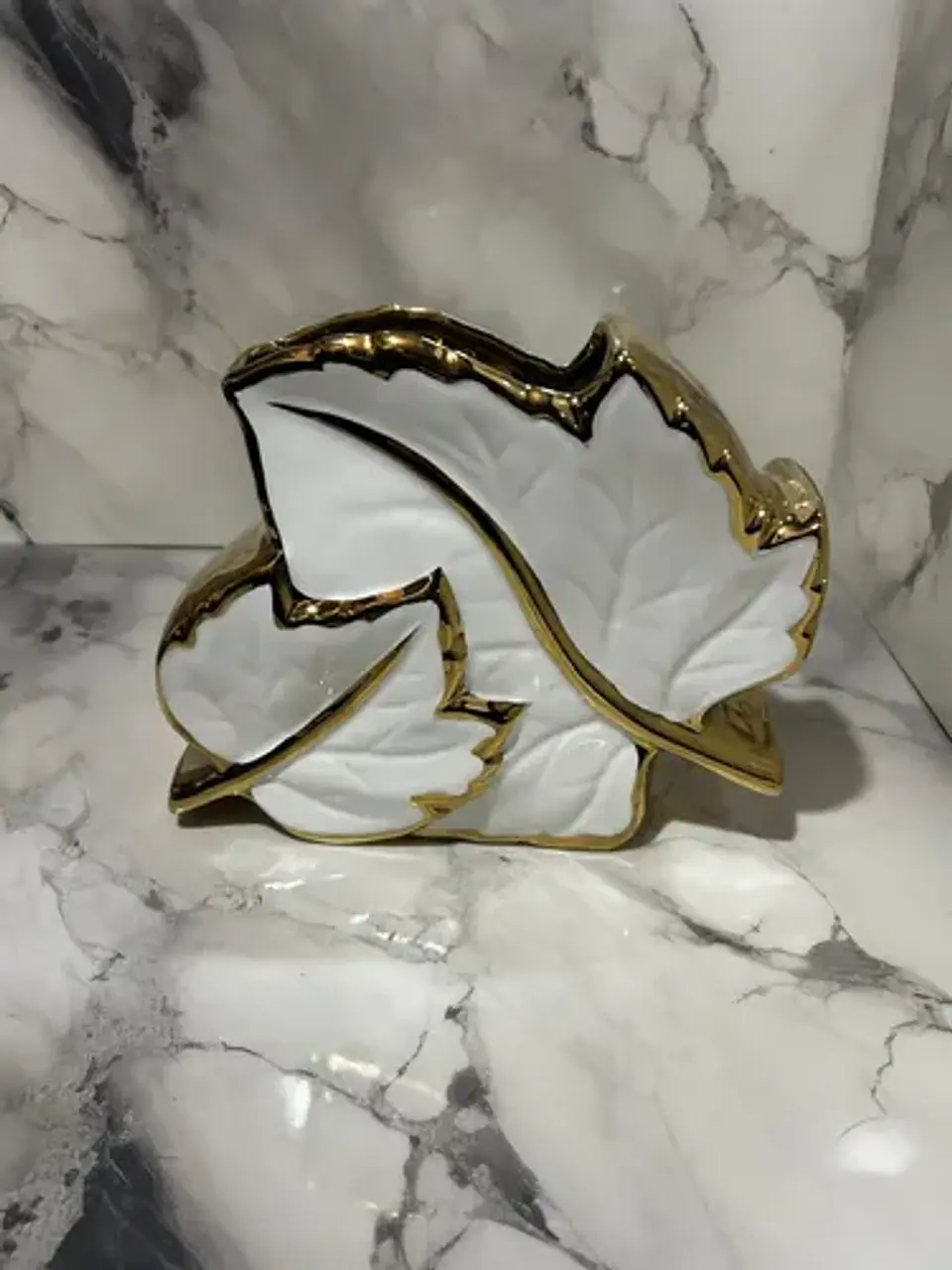 Jarrón Decorativo De Hojas Blanco Y Dorado Para Flores 5