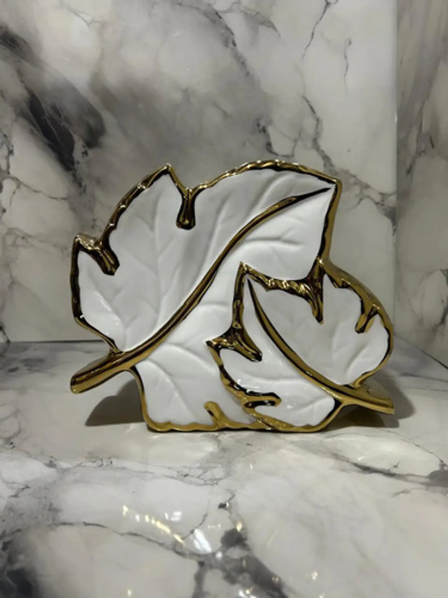 Jarrón Decorativo De Hojas Blanco Y Dorado Para Flores 7