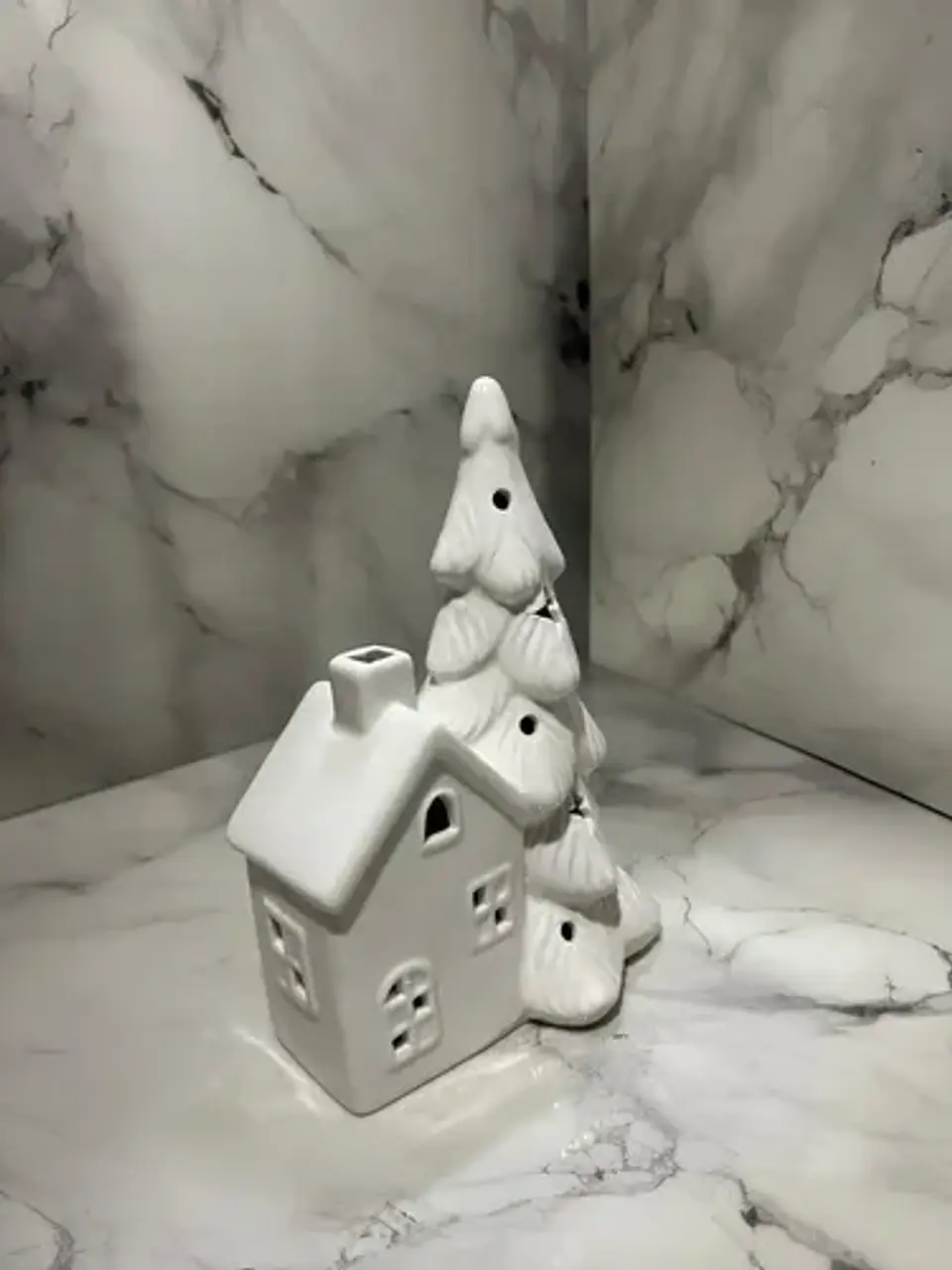 Casita Navideña De Cerámica Con Árbol Decorativo 2