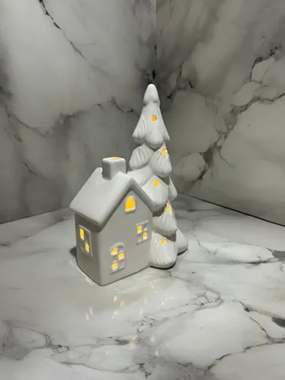 Casita Navideña De Cerámica Con Árbol Decorativo 5