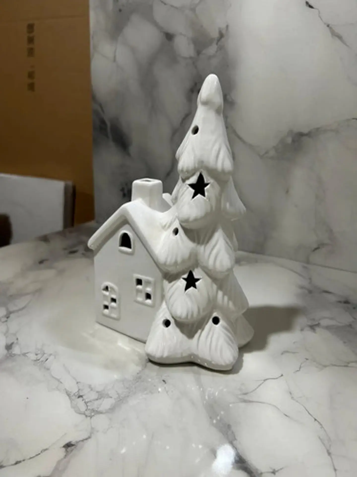 Casita Navideña De Cerámica Con Árbol Decorativo 6