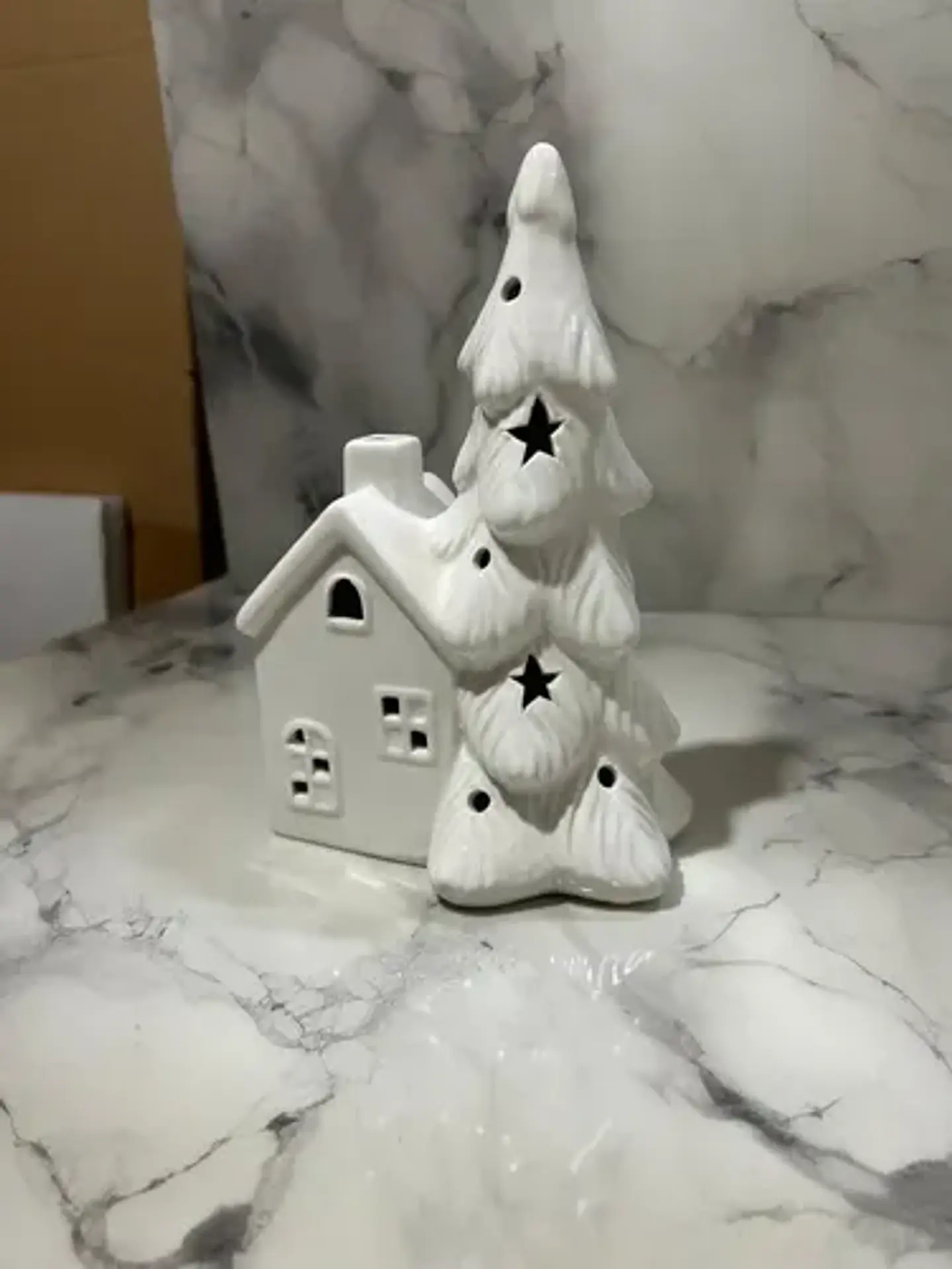 Casita Navideña De Cerámica Con Árbol Decorativo 7