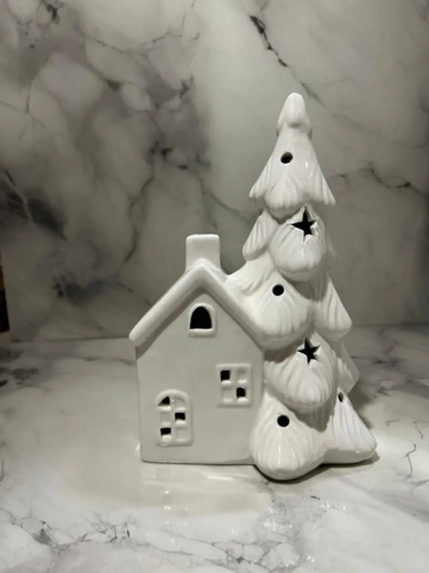 Casita Navideña De Cerámica Con Árbol Decorativo 9
