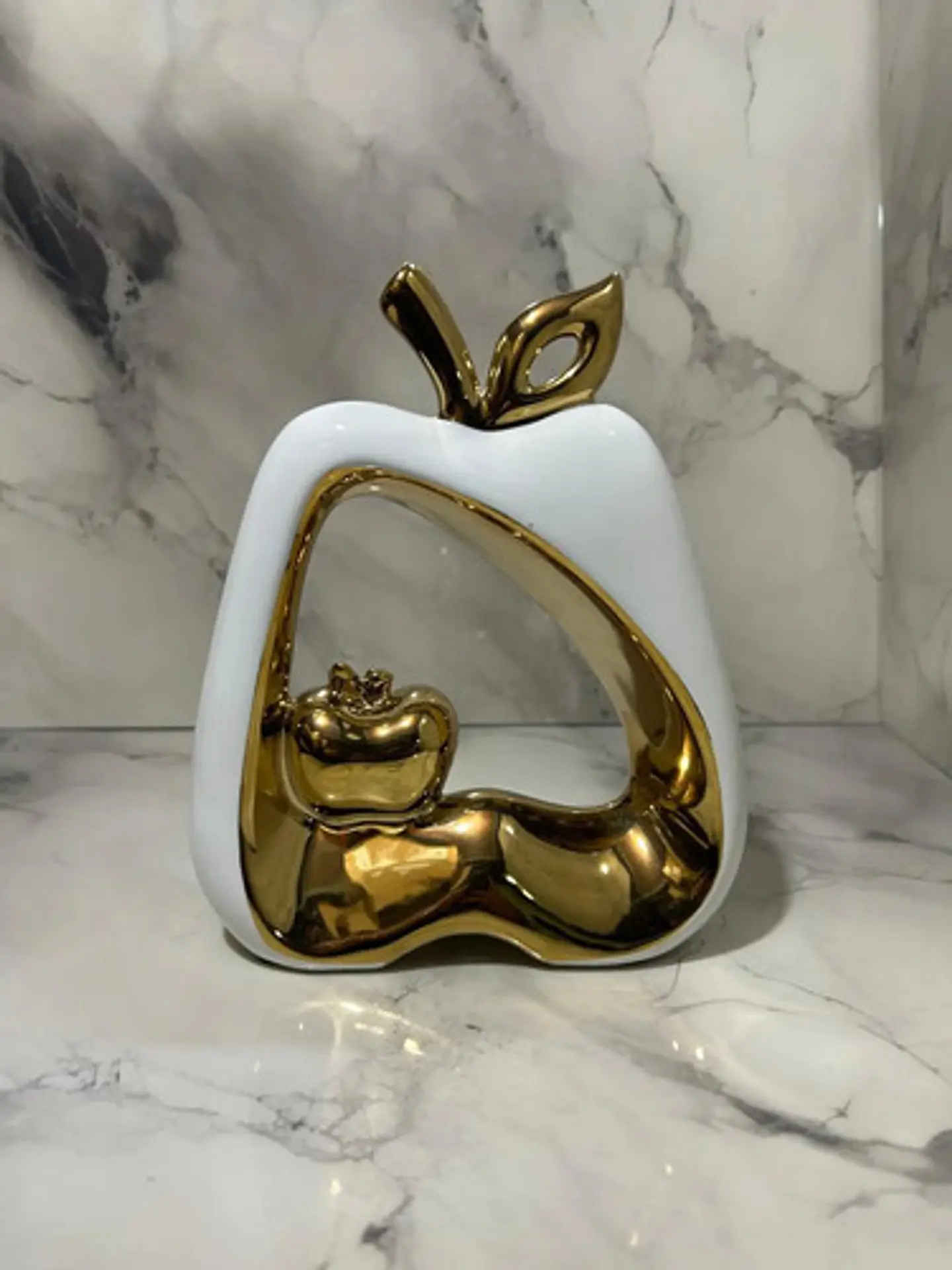 Adorno Decorativo En Forma De Manzana Blanco Y Dorado 4