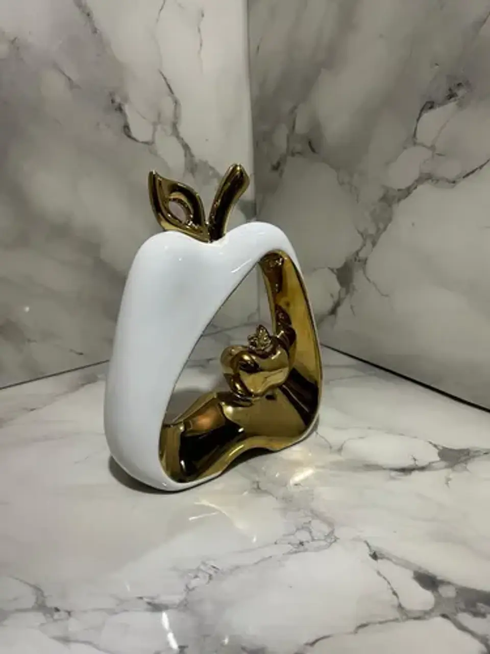 Adorno Decorativo En Forma De Manzana Blanco Y Dorado 9