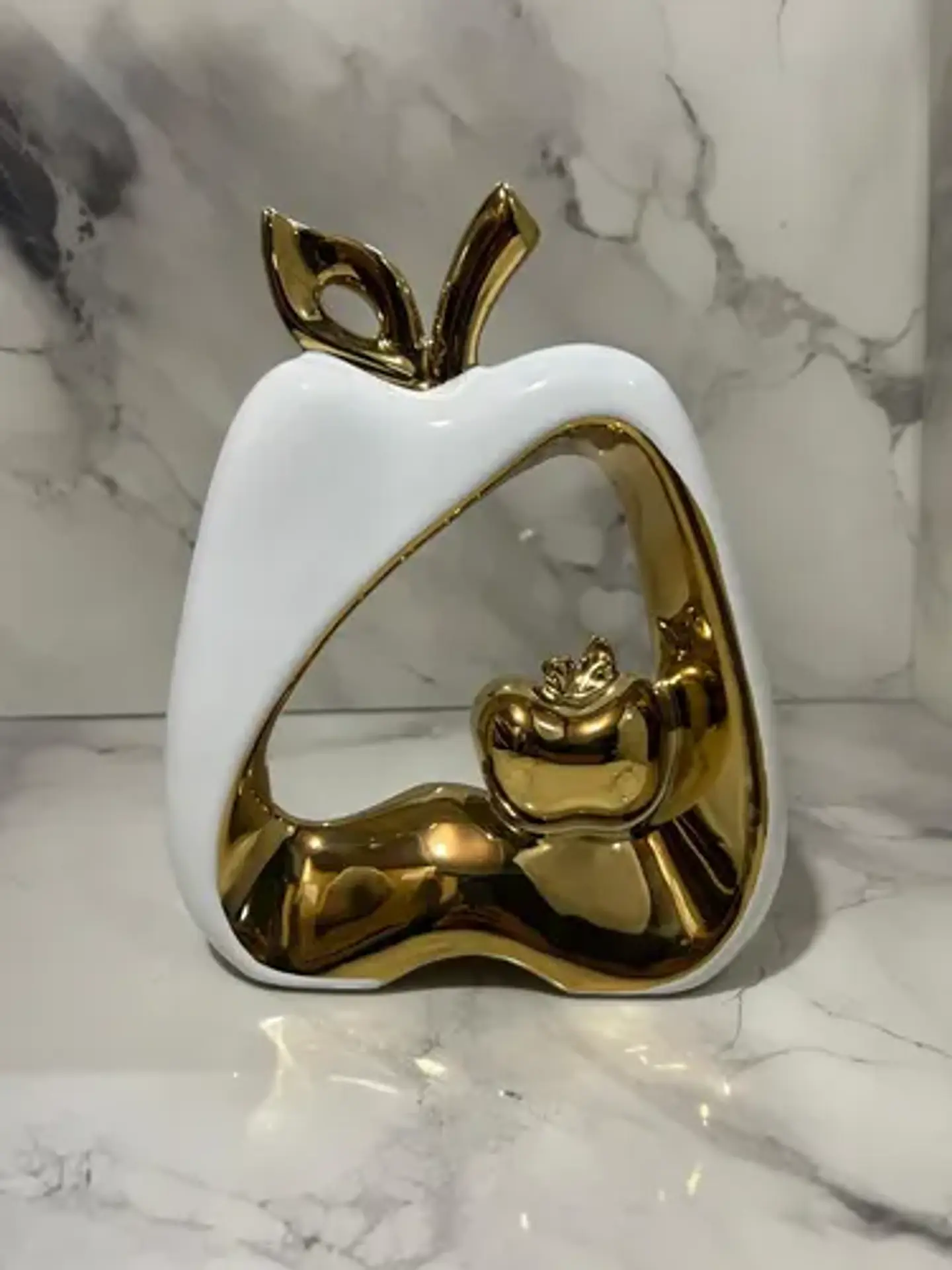 Adorno Decorativo En Forma De Manzana Blanco Y Dorado 10