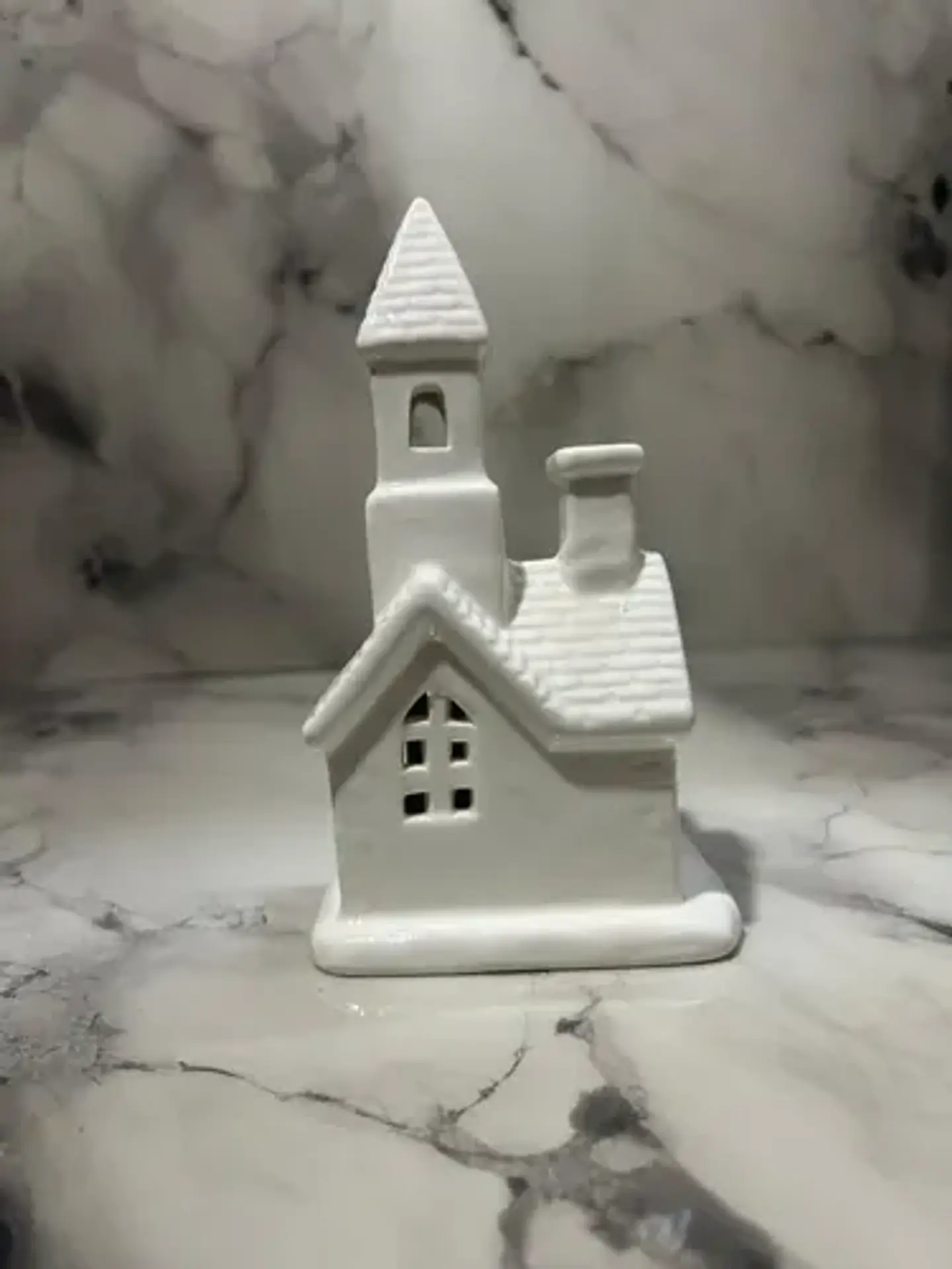 Casita Navideña De Cerámica Con Árbol E Iluminación Cálida 8