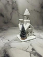 Casita Navideña De Cerámica Con Árbol E Iluminación Cálida - Miniatura 9
