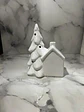 Casita Navideña De Cerámica Con Árbol Decorativo Pequeño - Miniatura 2