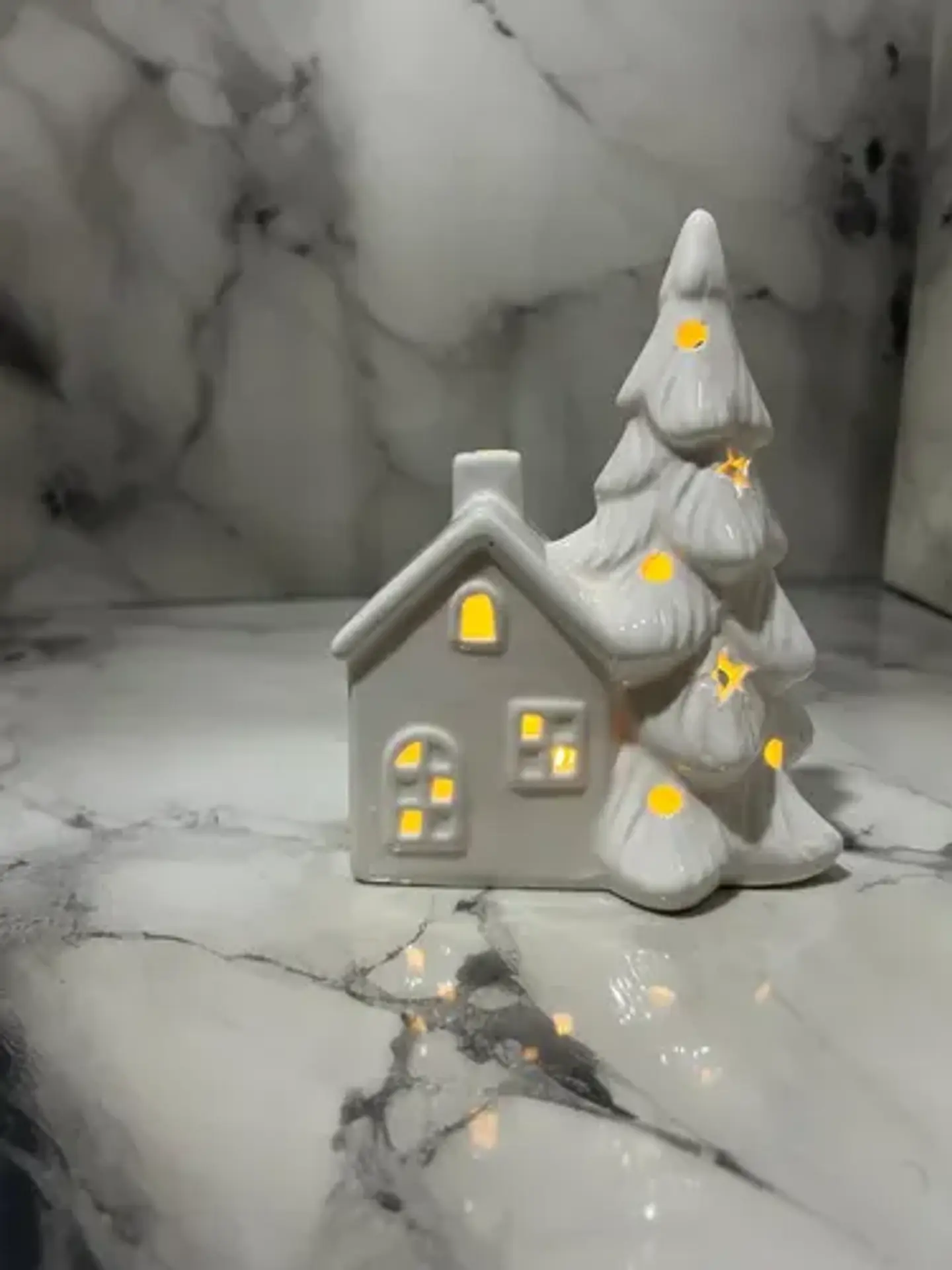 Casita Navideña De Cerámica Con Árbol Decorativo Pequeño 6