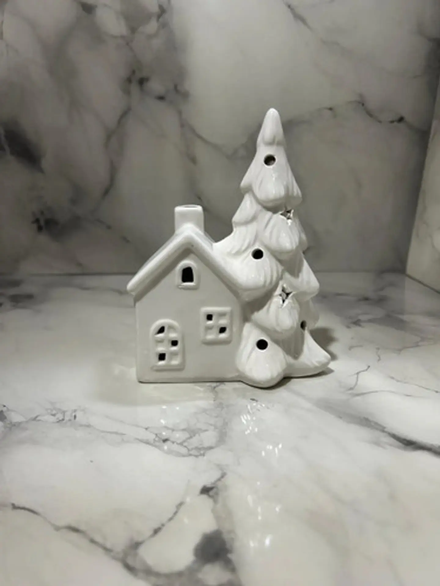 Casita Navideña De Cerámica Con Árbol Decorativo Pequeño 7