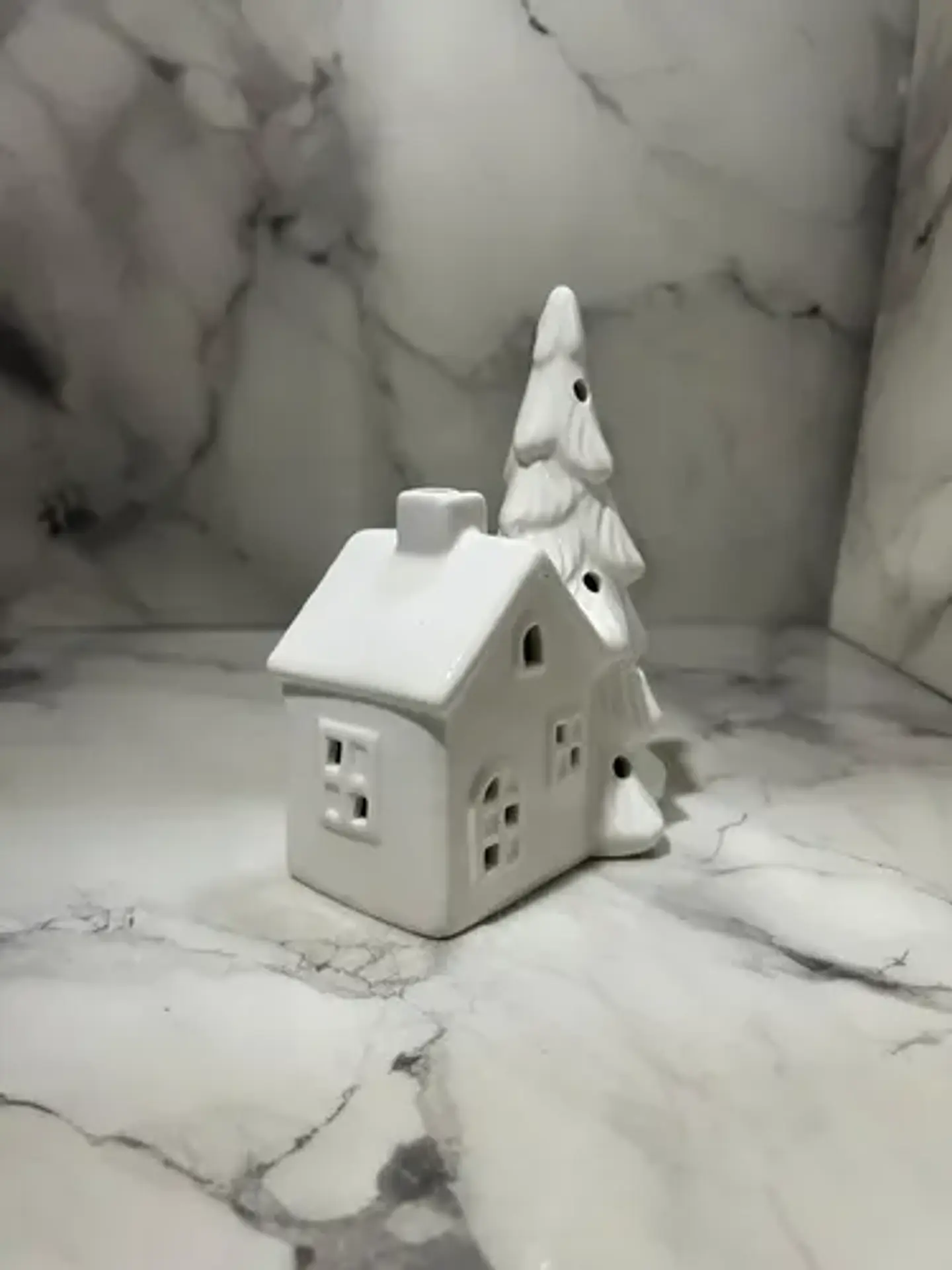 Casita Navideña De Cerámica Con Árbol Decorativo Pequeño 9