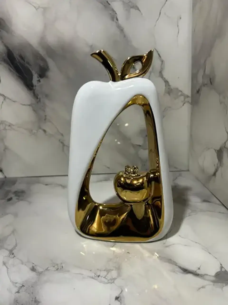Adorno Decorativo En Forma De Manzana Dorado Y Blanco 2
