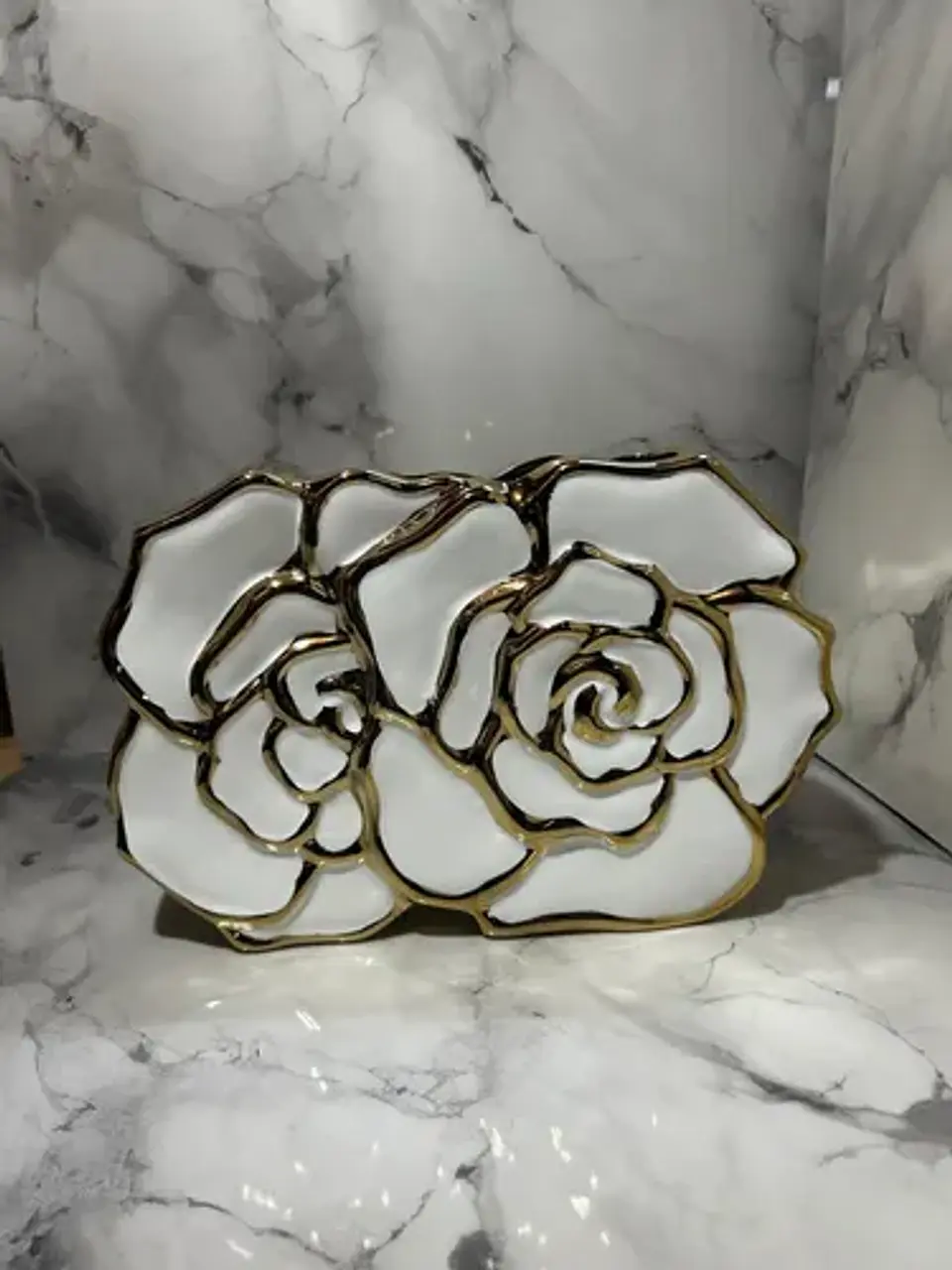 Jarrón Decorativo Para Flores Artificiales Blanco Y Dorado 1