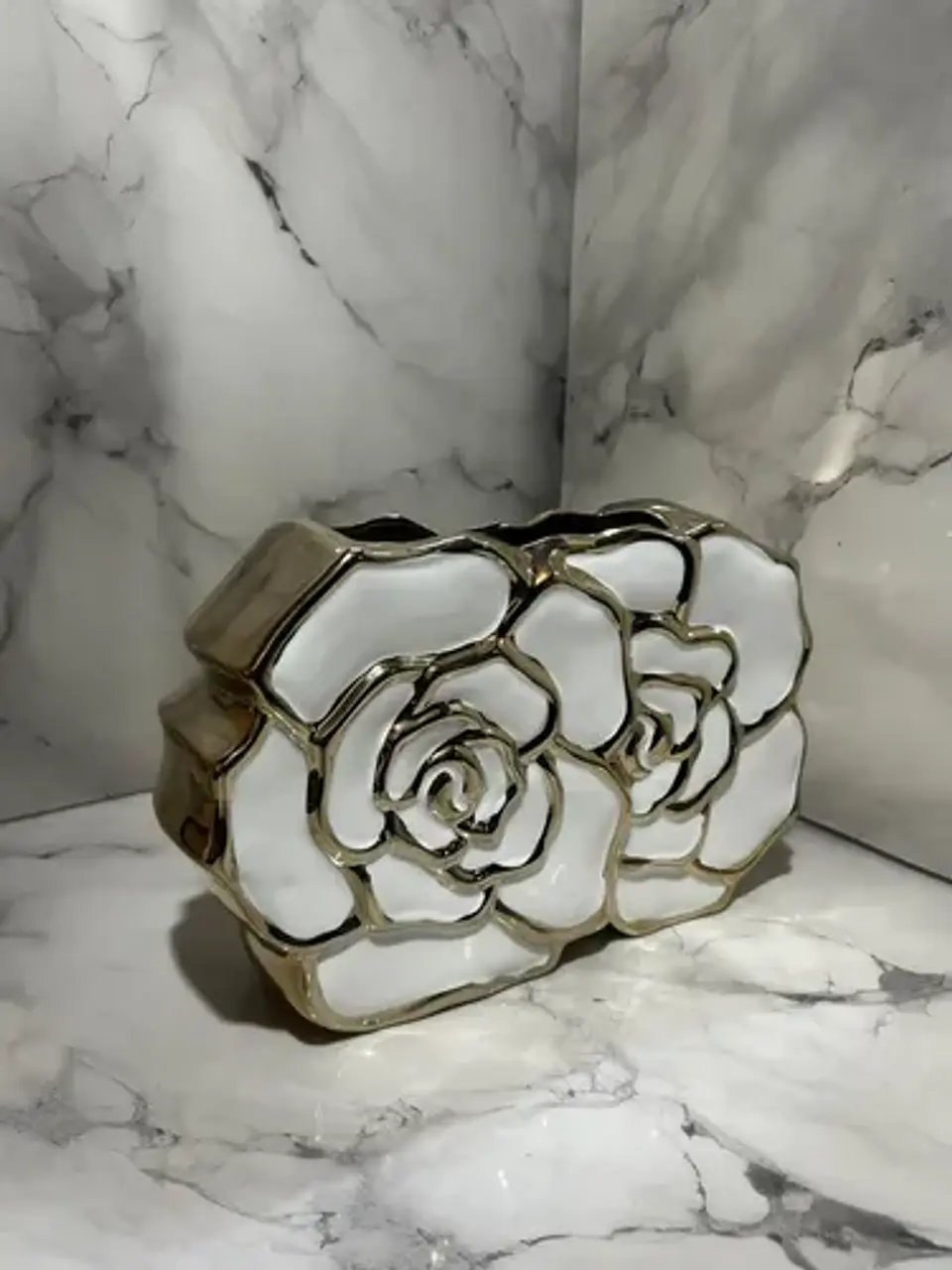 Jarrón Decorativo Para Flores Artificiales Blanco Y Dorado 8