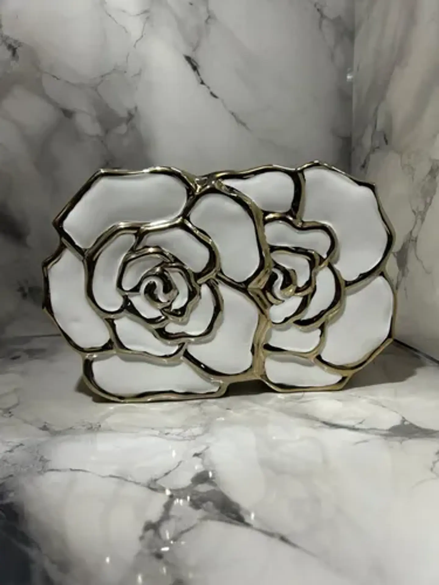 Jarrón Decorativo Para Flores Artificiales Blanco Y Dorado 9