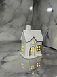 Casita Navideña De Cerámica Blanca Con Luz Adorno - Miniatura 3