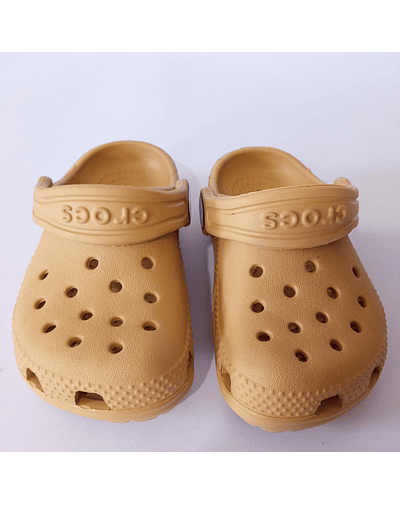 Crocs , 23