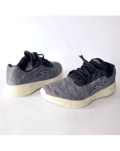 Skechers , 39