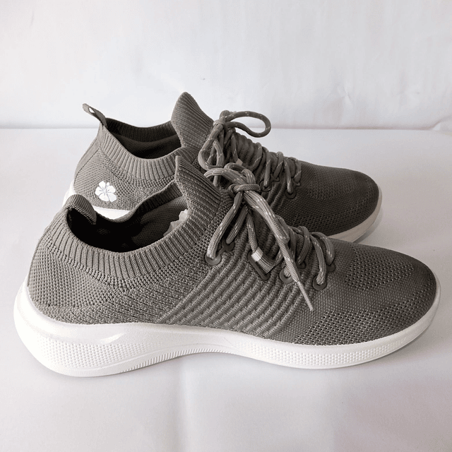 Tommy Bahama , 38,5 2