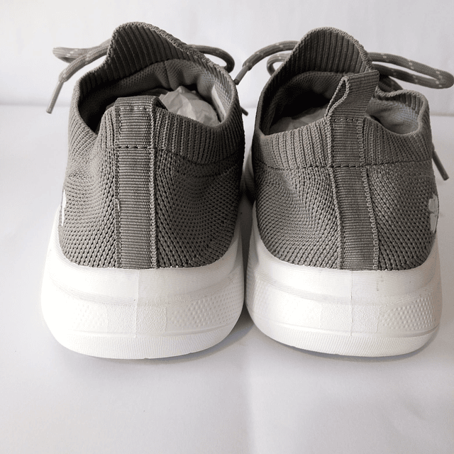 Tommy Bahama , 38,5 3