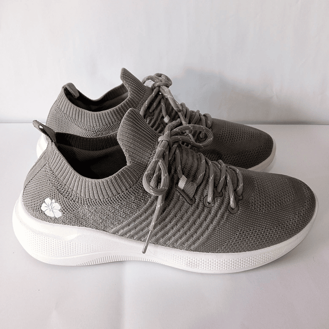 Tommy Bahama , 38,5 4