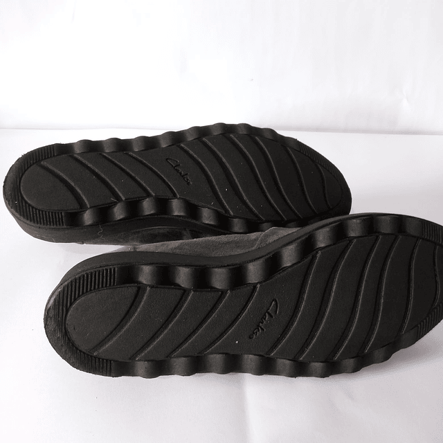 Clarks , reno , 37 5