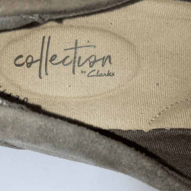 Clarks , reno , 37 4