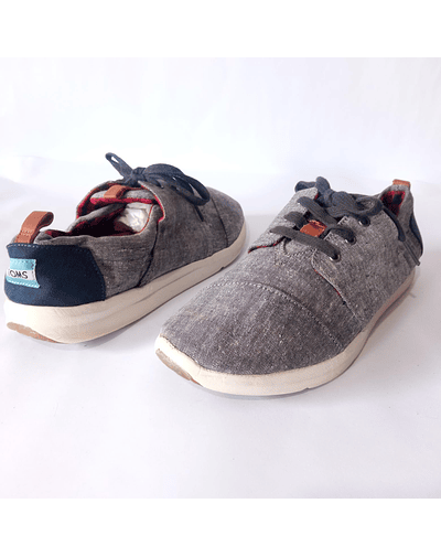 Toms , 39
