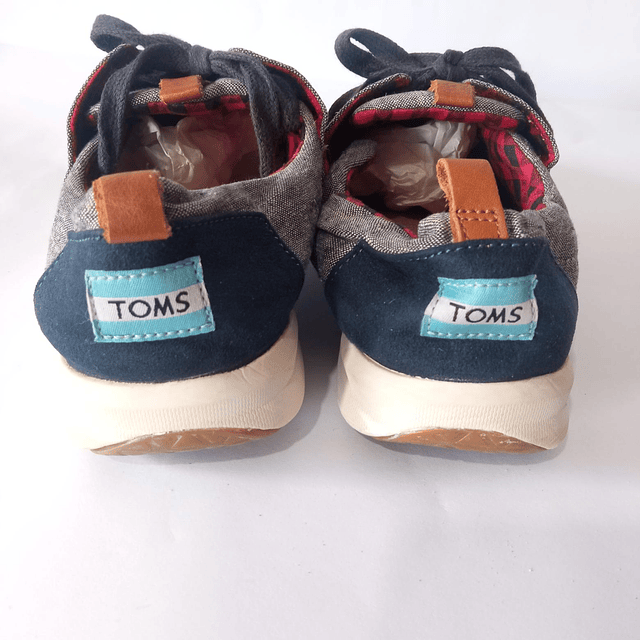 Toms , 39 2
