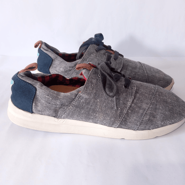 Toms , 39 3