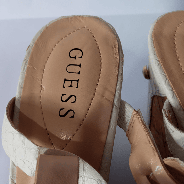Guess , 38,5 3