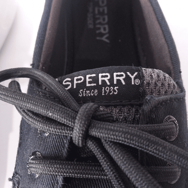 Sperry , 36,5 4