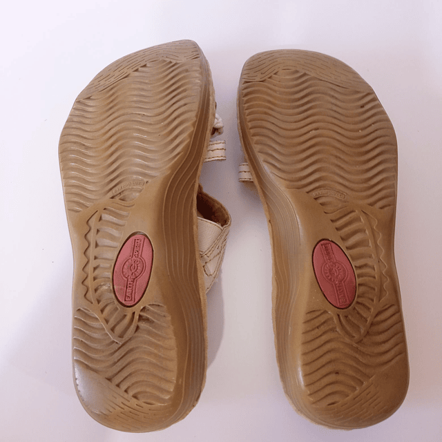 Earth , cuero , 36 5