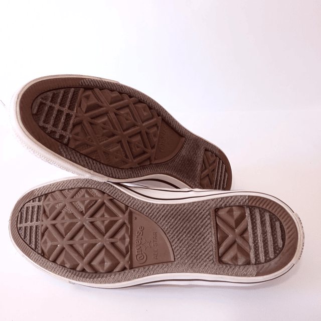Converse , 38 5