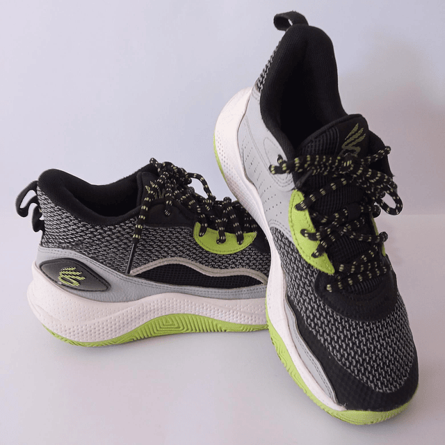 Under Armour Curry , 37,5 4