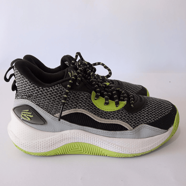Under Armour Curry , 37,5 7