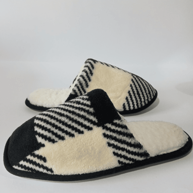 Vera Bradley , 37-38 1