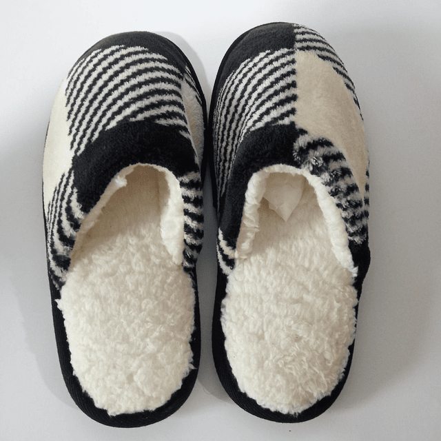 Vera Bradley , 37-38 2