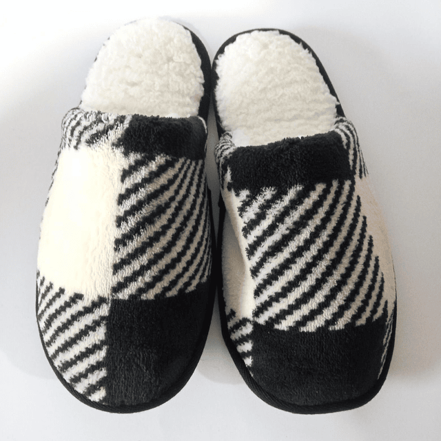 Vera Bradley , 37-38 5