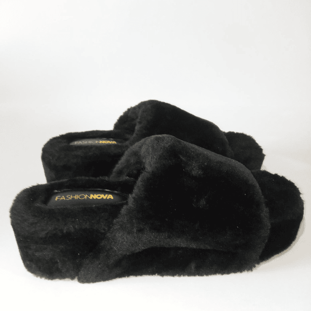 Fashion Nova , 36-37 3