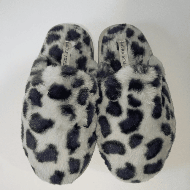 Laura Ashley , 35-36 2