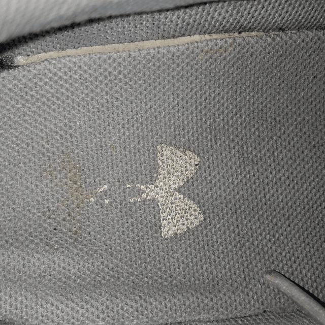 Under Armour , 39 5