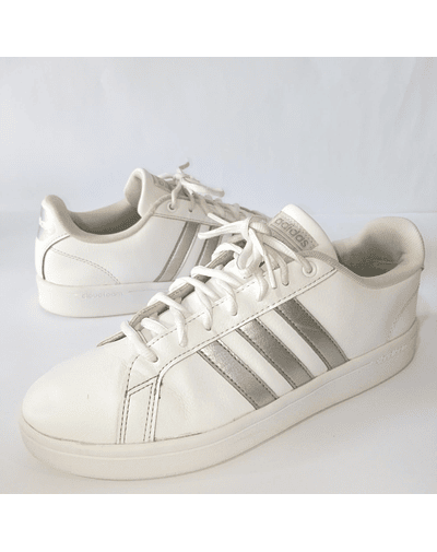 Adidas , 38,5