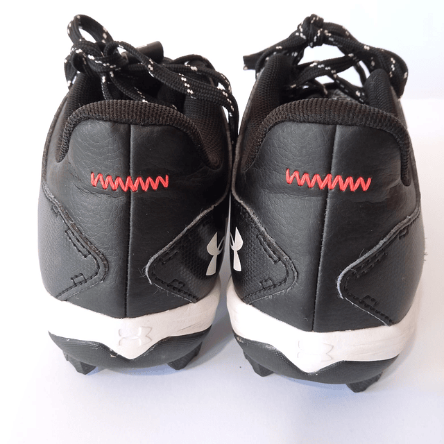 Under Armour , 36,5 4