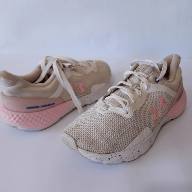 Under Armour , 39,5 1