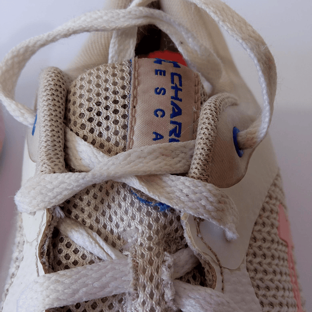 Under Armour , 39,5 3