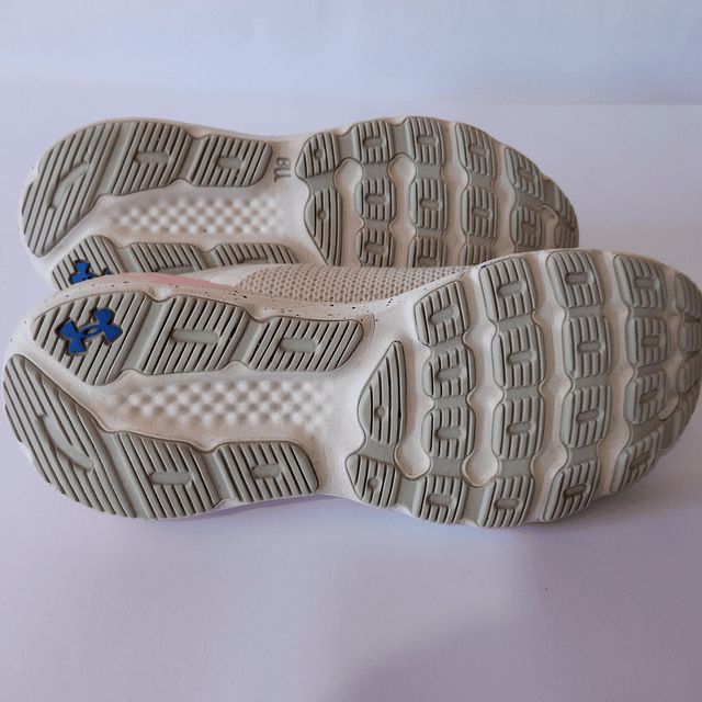 Under Armour , 39,5 6